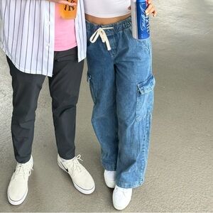 soft denim loose fit cargo jeans